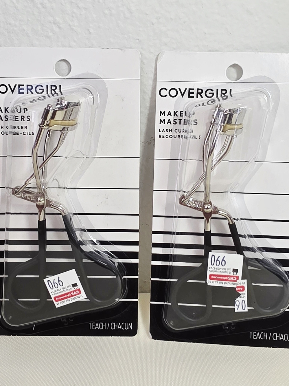 COVERGIRL Makeup Masters Eyelash Curlers in Black and Silver - Twin Pack